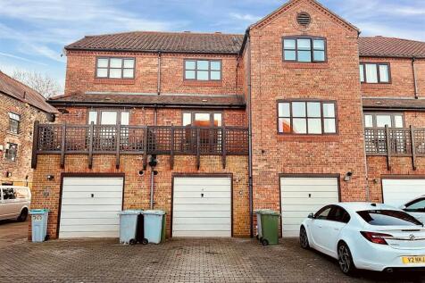 Coopers Yard, Newark 3 bed townhouse for sale