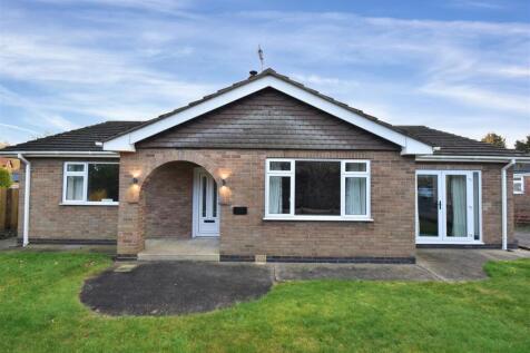 Staythorpe Road, Averham, Newark 3 bed detached bungalow for sale