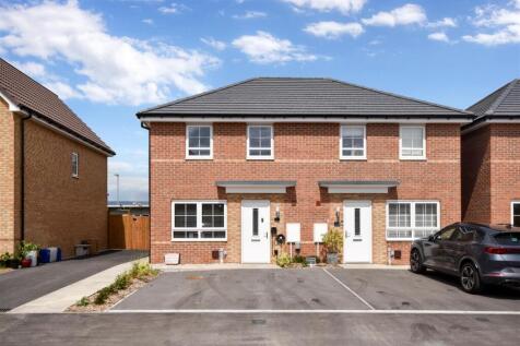 3 bedroom semi-detached house for sale
