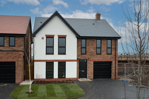 No. 249  Sherbourne, Radcliffe on... 5 bed detached house for sale