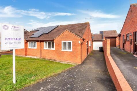 2 bedroom semi-detached bungalow for sale