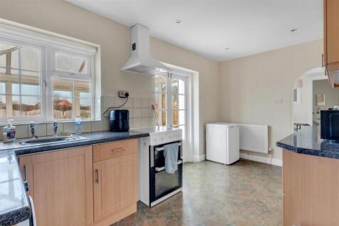 Orchard Drive, Little Comberton... 2 bed bungalow for sale