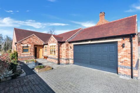 3 bedroom detached bungalow for sale