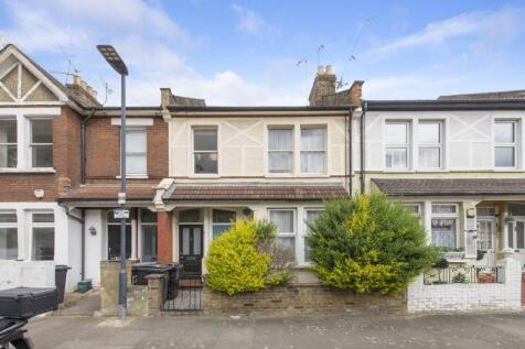 3 bedroom flat for sale