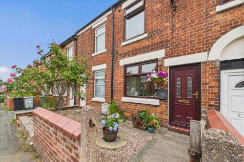 2 bedroom terraced house for sale