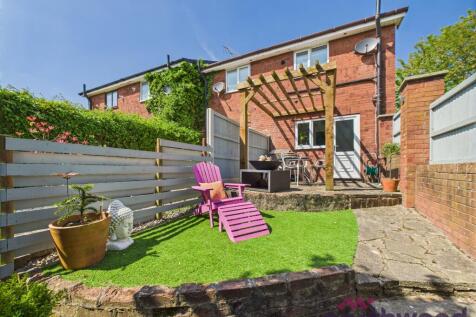 1 bedroom semi-detached house for sale