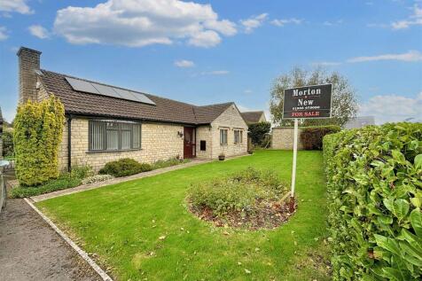Ham Meadow, Marnhull, Sturminster Newton 3 bed detached bungalow for sale