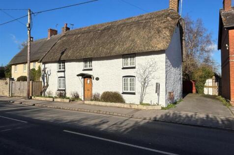 Blandford Road, Shillingstone 3 bed cottage for sale