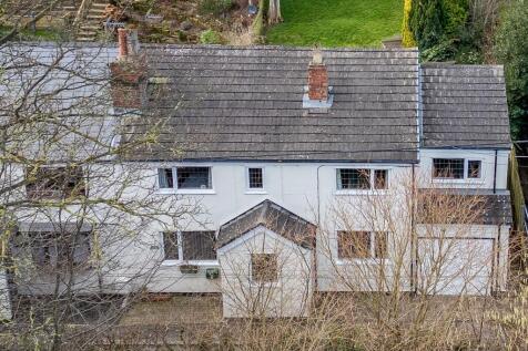 5 bedroom semi-detached house for sale