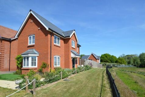 Steed Croft, Halstead CO9 3 bed detached house for sale
