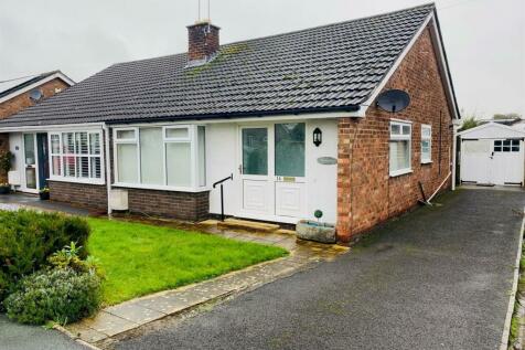 2 bedroom semi-detached bungalow for sale