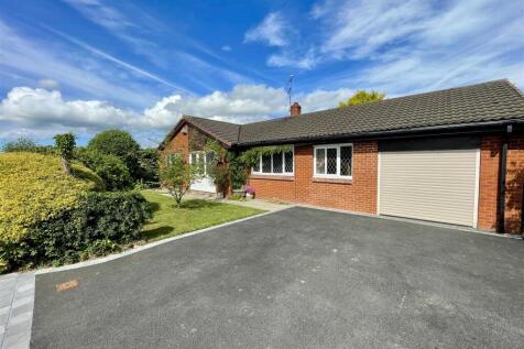 4 bedroom detached bungalow for sale