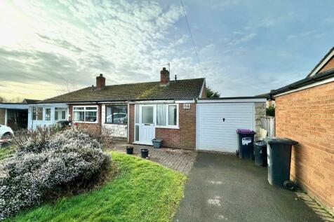 2 bedroom semi-detached bungalow for sale