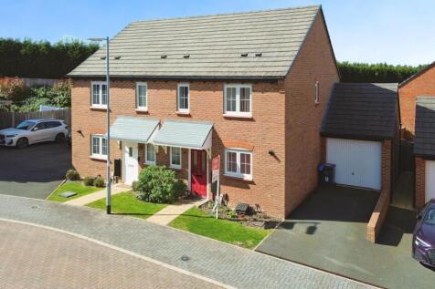 3 bedroom semi-detached house for sale