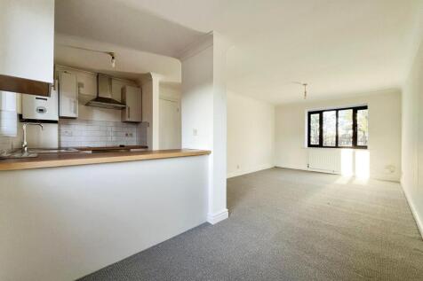 Whitchurch Road, Telford TF1 2 bed apartment for sale