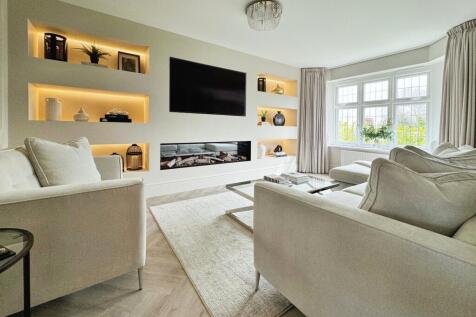 Ernest Dawes Avenue, Telford TF2 4 bed detached house for sale