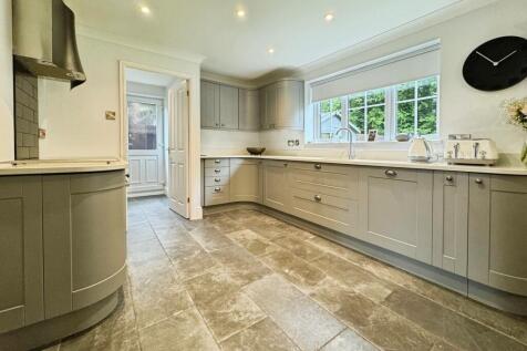 Musk Rose Close, Telford TF2 4 bed detached house for sale