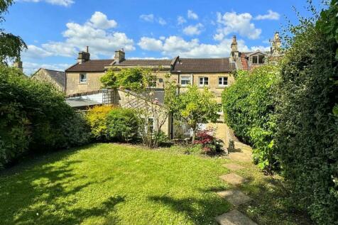 4 bedroom terraced house for sale