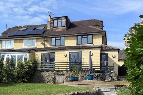 5 bedroom semi-detached house for sale