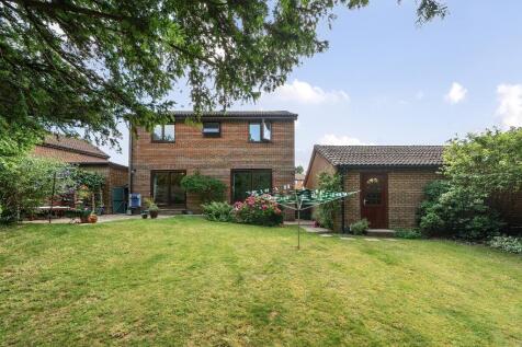 Tindale Close, Sanderstead, Surrey... 4 bed detached house for sale