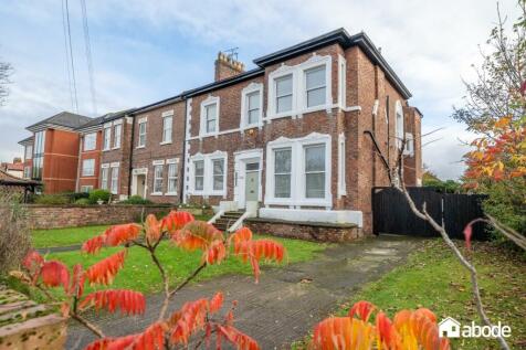 5 bedroom semi-detached house for sale