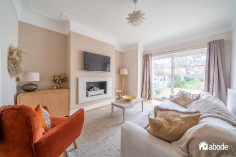 5 bedroom semi-detached house for sale