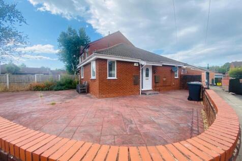 2 bedroom semi-detached bungalow for sale