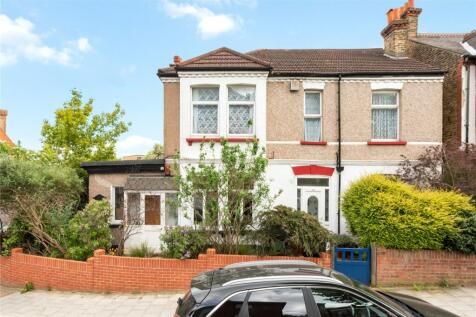 Thornlaw Road, West Norwood, London... 3 bed ground floor flat for sale