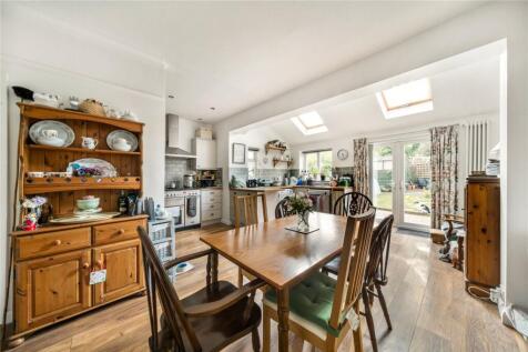 5 bedroom semi-detached house for sale