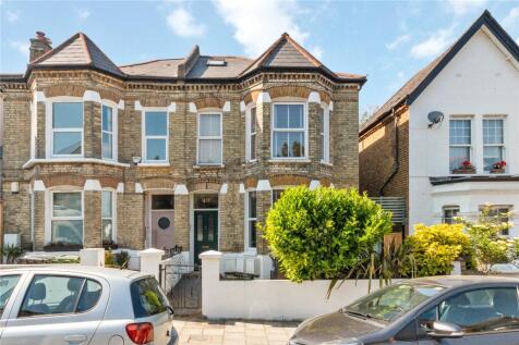 Thornlaw Road, West Norwood, London... 2 bed apartment for sale