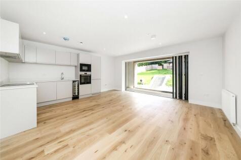 Endlesham Court, 131 Woodcote Valley... 3 bed apartment for sale