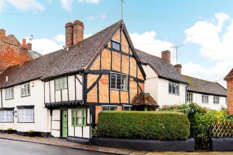 Market Square, Winslow... 4 bed cottage for sale