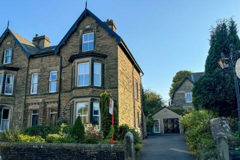 Compton Road, Buxton 2 bed flat for sale