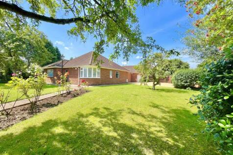 3 bedroom detached bungalow for sale