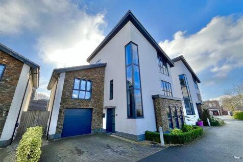 5 bedroom detached house for sale