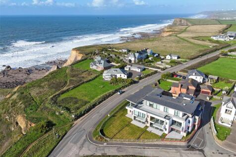 Upton, Bude, Cornwall, EX23 2 bed apartment for sale