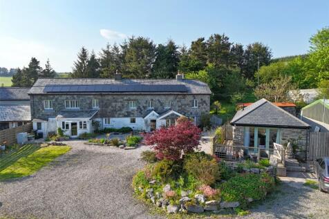 Liskeard, Cornwall, PL14 7 bed equestrian property for sale