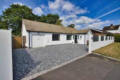 Chobham, Surrey 3 bed detached bungalow for sale