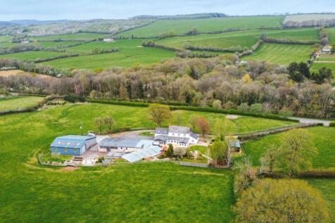 6 bedroom detached house for sale