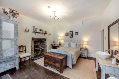 South Street, Torrington, Devon, EX38 5 bed terraced house for sale