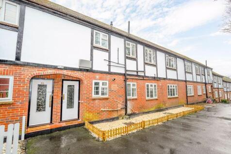 Arlington Lodge Weybridge. 3 bed apartment for sale