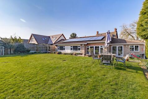 4 bedroom detached bungalow for sale