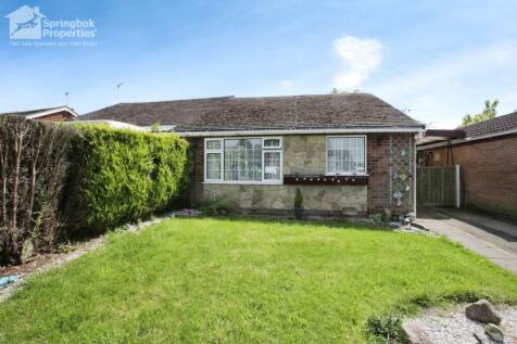 2 bedroom semi-detached bungalow for sale