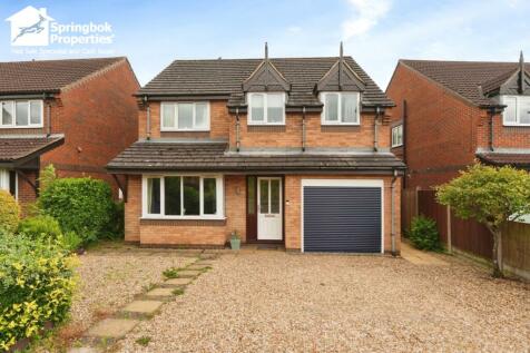 4 bedroom detached house for sale