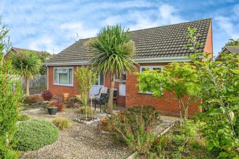 2 bedroom detached bungalow for sale