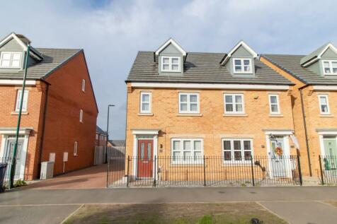 3 bedroom semi-detached house for sale