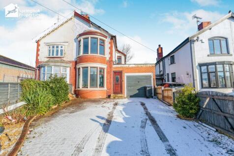 4 bedroom semi-detached house for sale