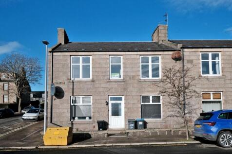 4 bedroom maisonette for sale