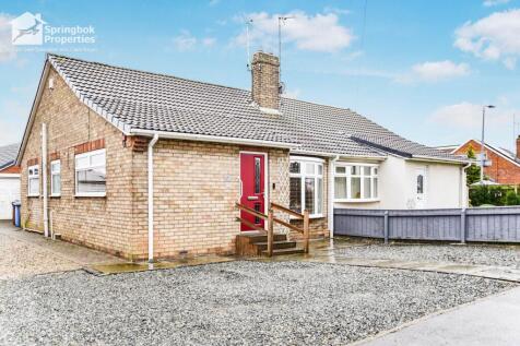 2 bedroom semi-detached bungalow for sale