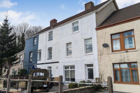 4 bedroom terraced house for sale